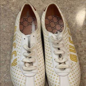 Cleaning closet, Gucci’s for sell size 8